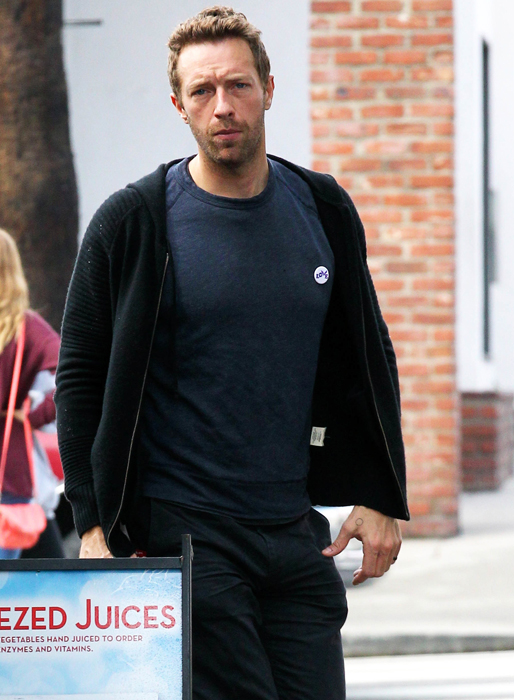 Coldplay-stjärnan Chris Martin ser lite trött ut. 