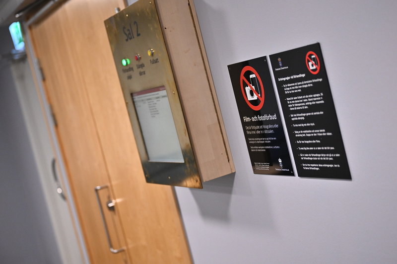 Förhandlingen kommer att pågå under elva dagar och äga rum på olika tingsrätter, första förhandlingsdagen sker i Stockholms tingsrätt.