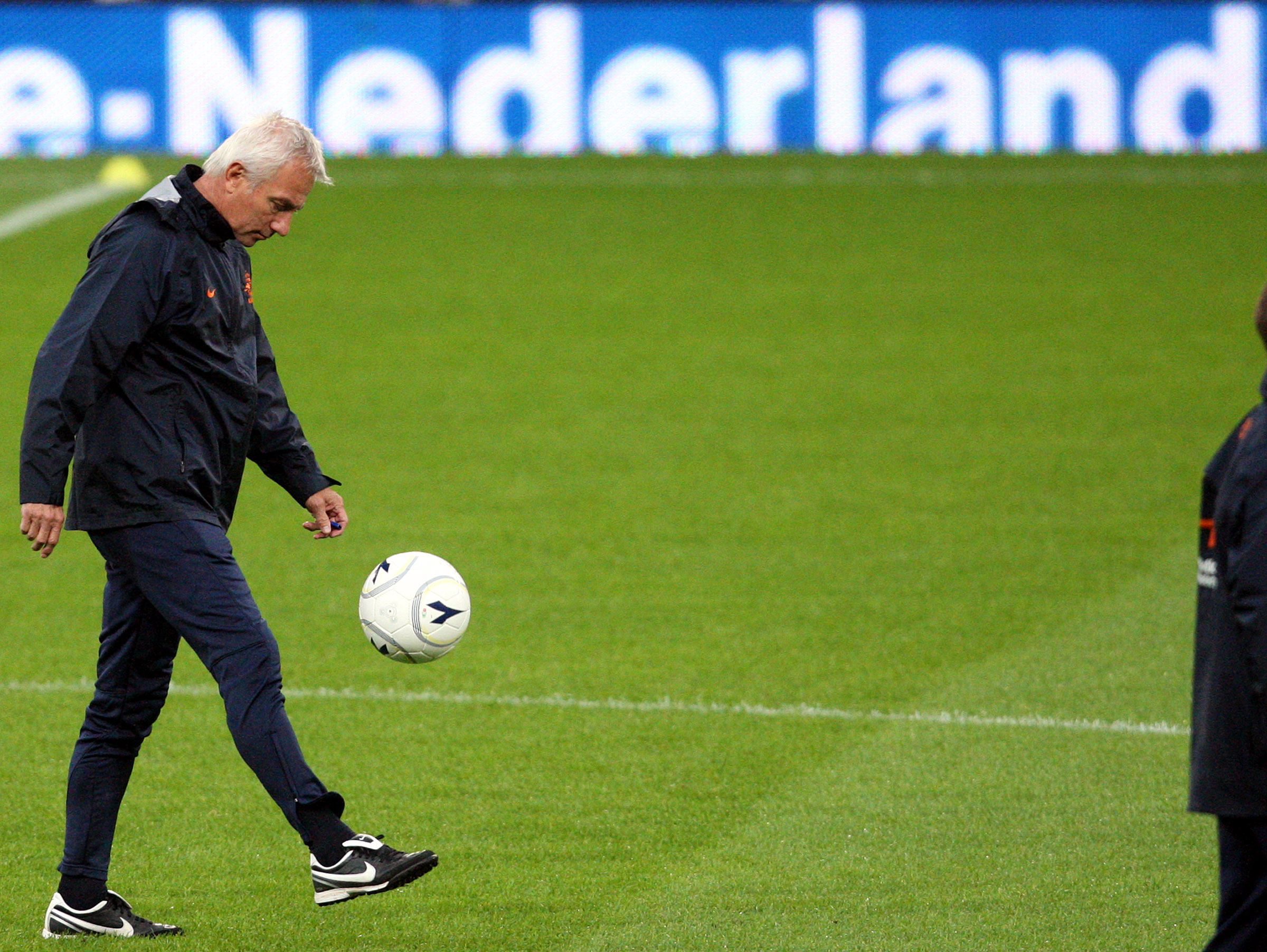 van Marwijk ska först fokusera sig på VM i sommar.