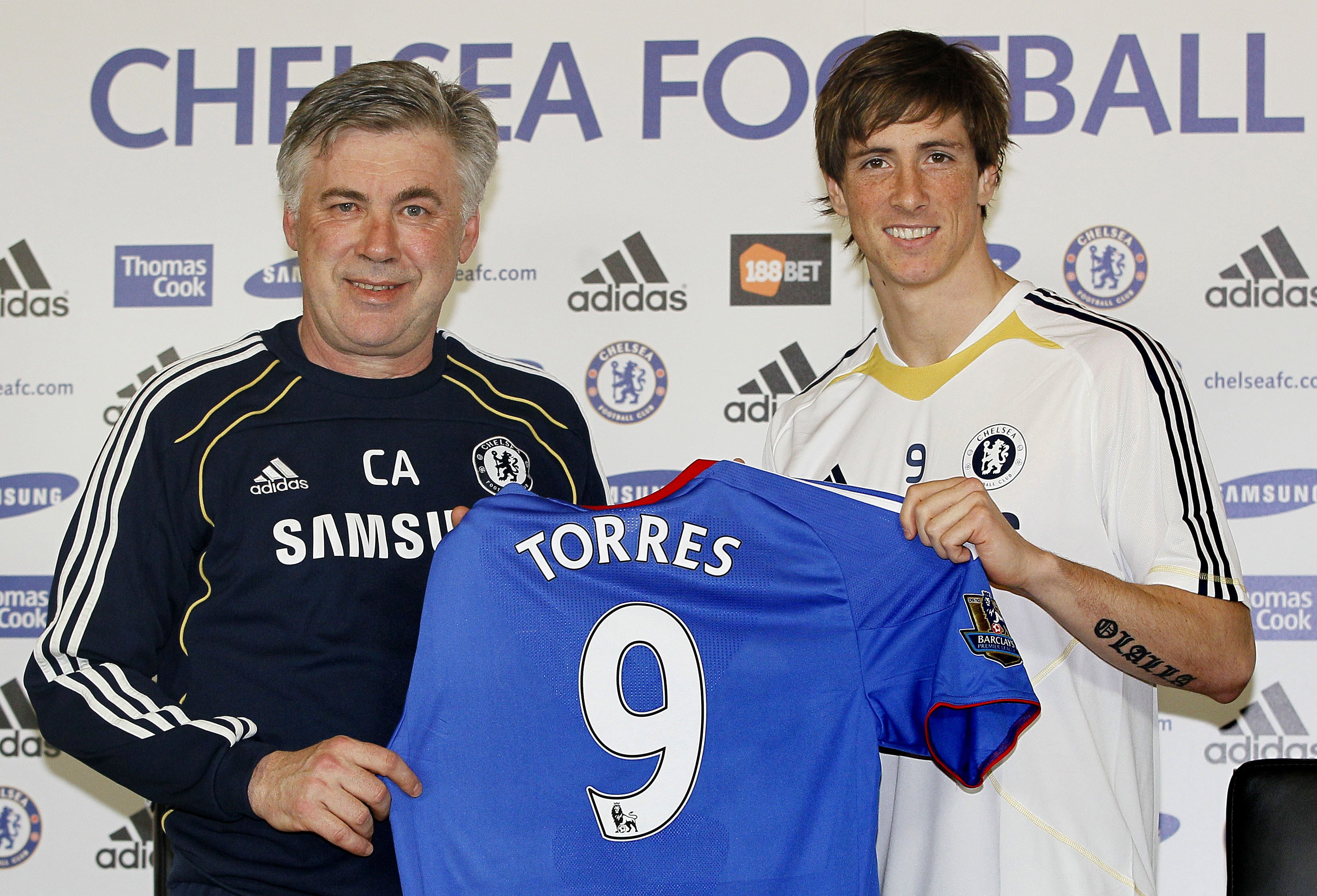 Torres blev klar en minut innan transferdeadline för 517 miljoner - den dyraste övergången i Premier Leagues historia.