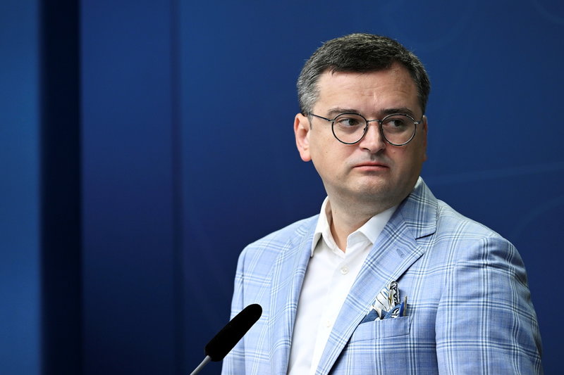 Ukrainas utrikesminister Dmytro Kuleba på pressträffen i Stockholm.