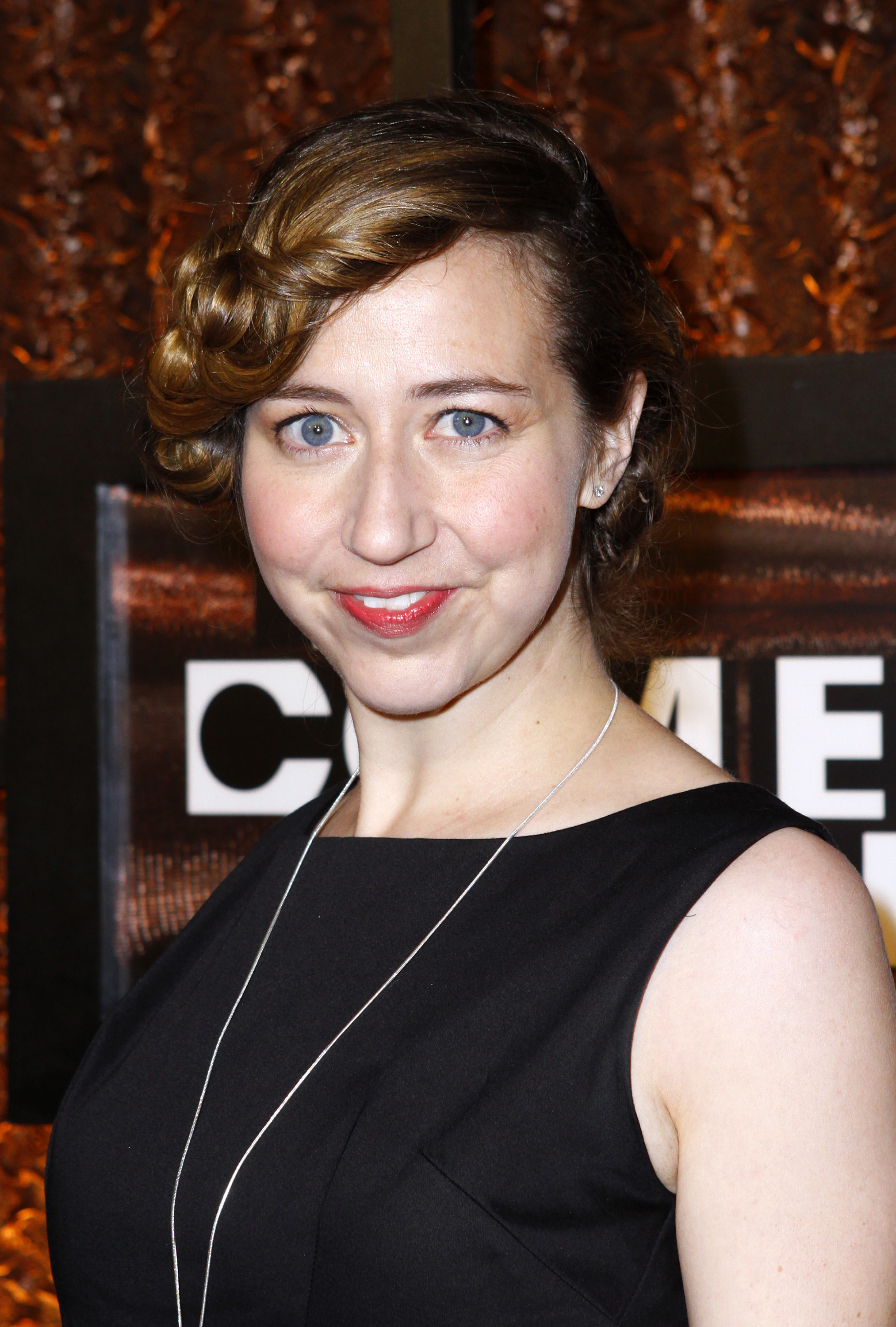 En till komedistjärna på listan, Kristen Schaal. Här fint uppklädd inför premiär. En till komedistjärna på listan, Kristen Schaal. Här fint uppklädd inför premiär.