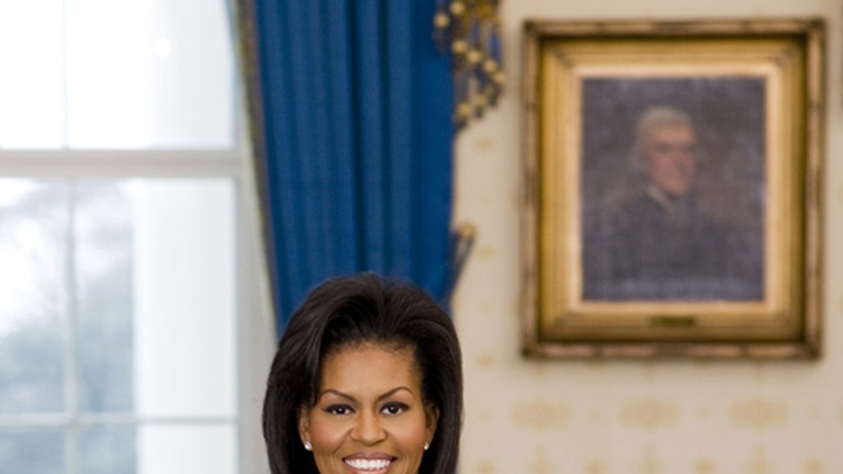 Michelle Obamas första officiella porträtt blev också kritiserat. 