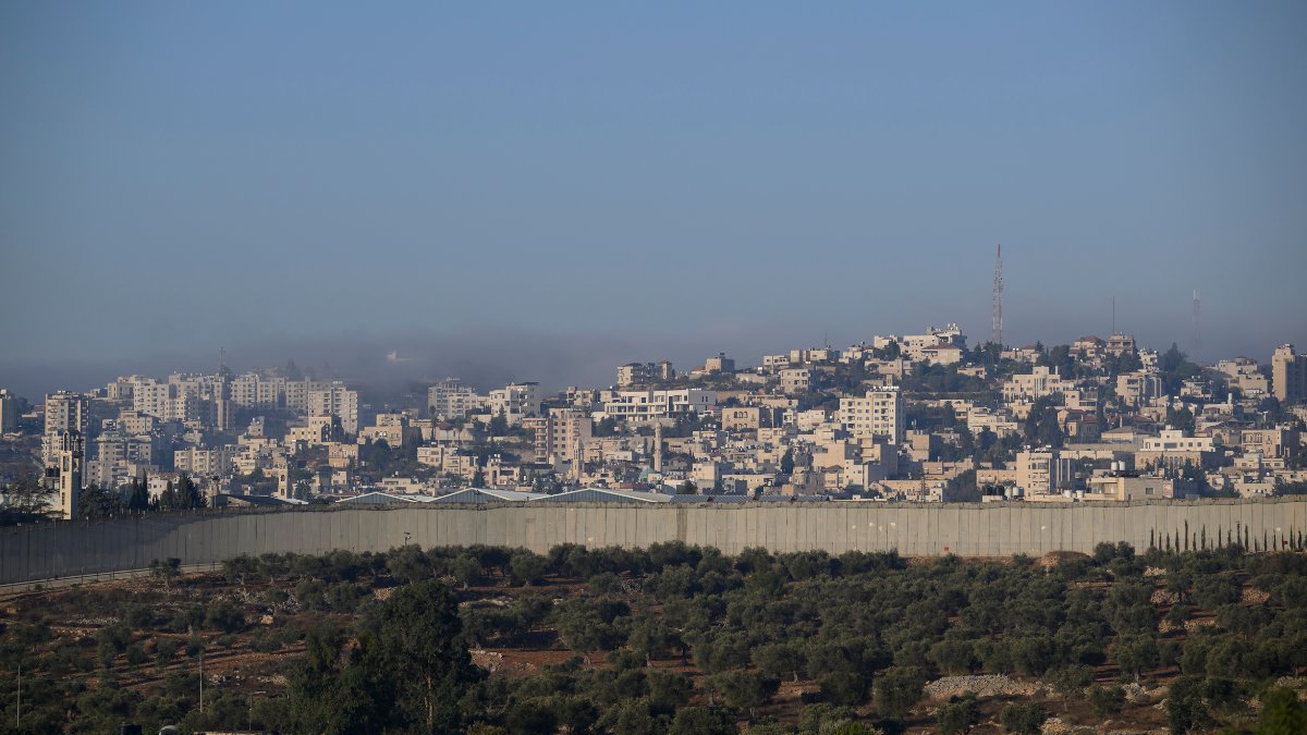 Skjutningar på flera platser i Israel – minst en död