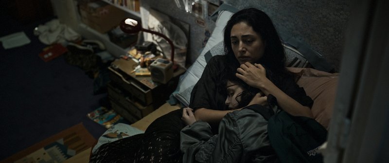 Golshifteh Farahani spelar Alphas (Mélissa Boros) ensamstående mamma i "Alpha". 