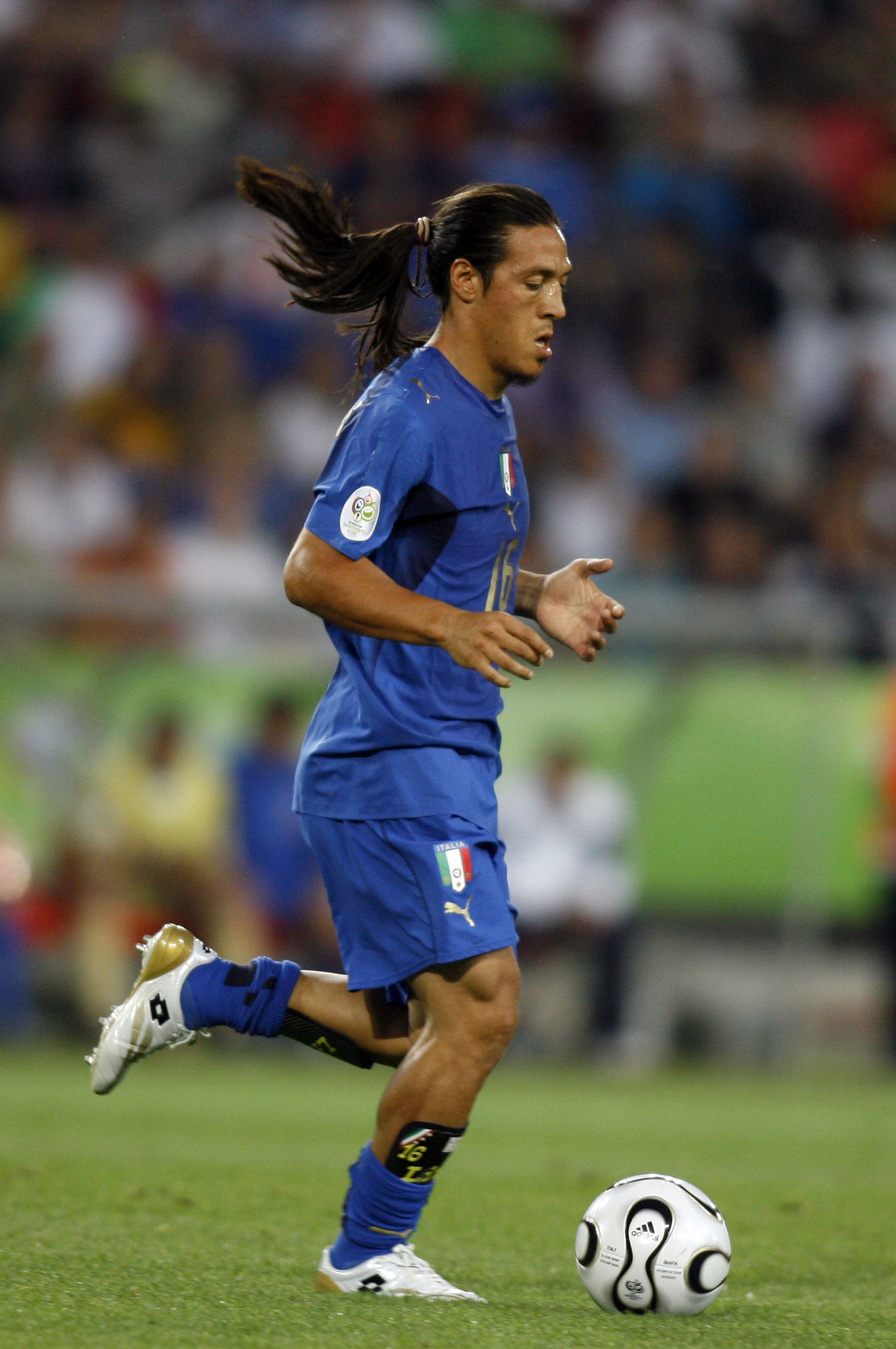Mauro Camoranesi tog VM-guld i en oerhört lång hästsvans under 2006. Mauro Camoranesi tog VM-guld i en oerhört lång hästsvans under 2006.