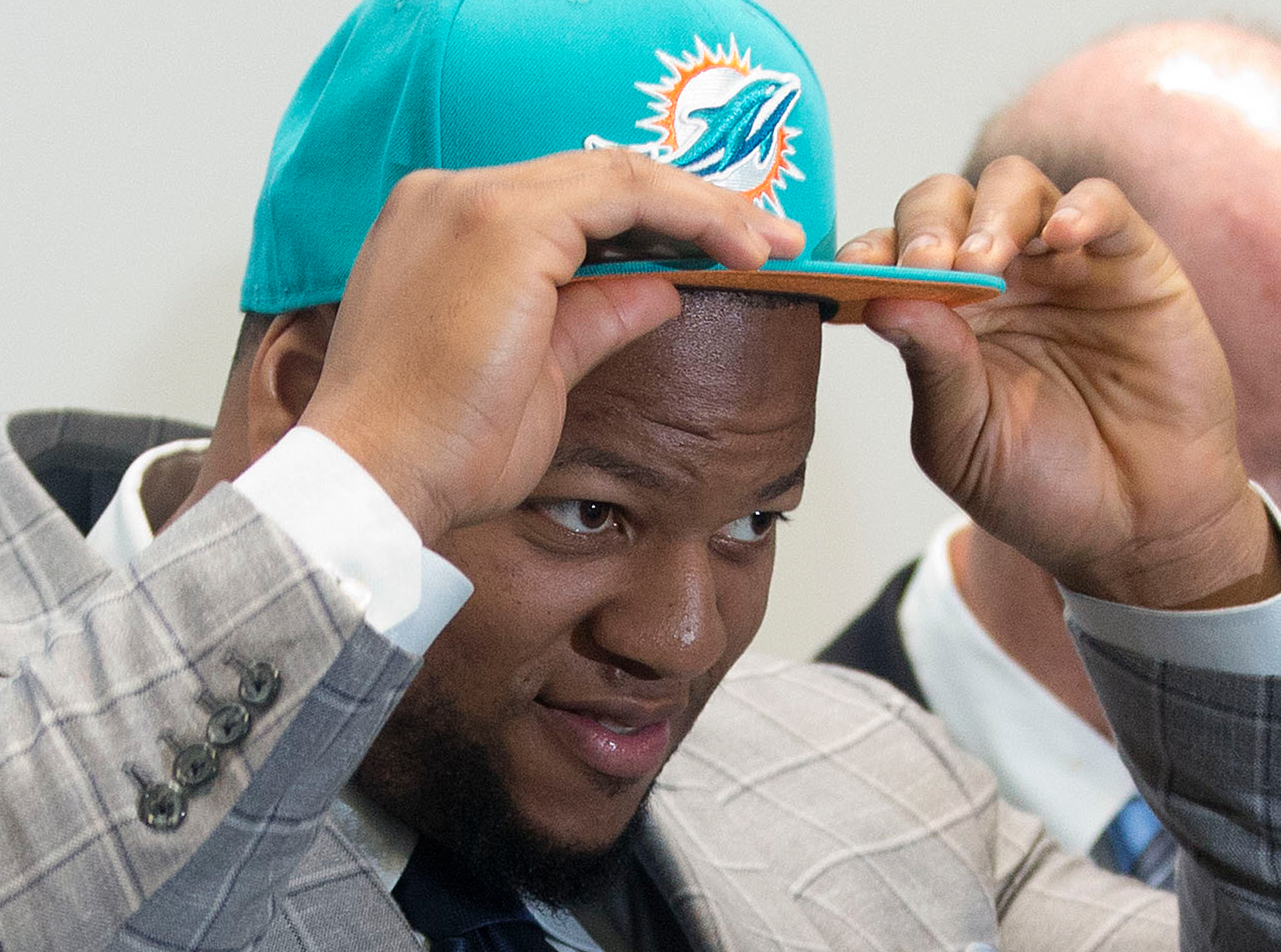 16. Amerikanska fotbollsspelaren Ndamukong Suh: 318 miljoner kronor. 16. Amerikanska fotbollsspelaren Ndamukong Suh: 318 miljoner kronor.