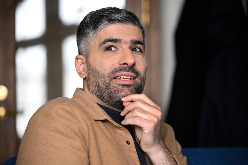 Den svenske regissören Milad Alami är konceptuell regissör bakom den nya Netflixserien "Kurragömma".