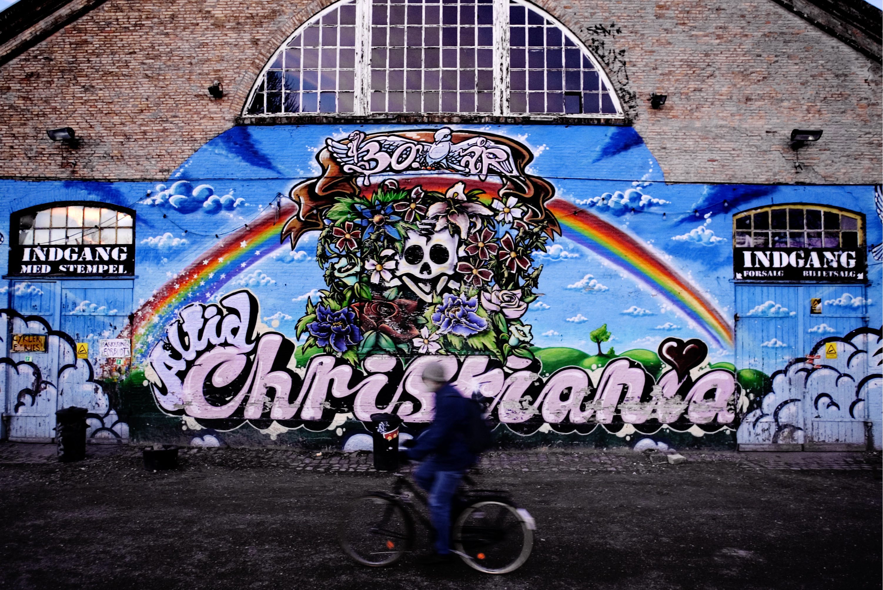 Christianias invånare köper delar av fristaden.