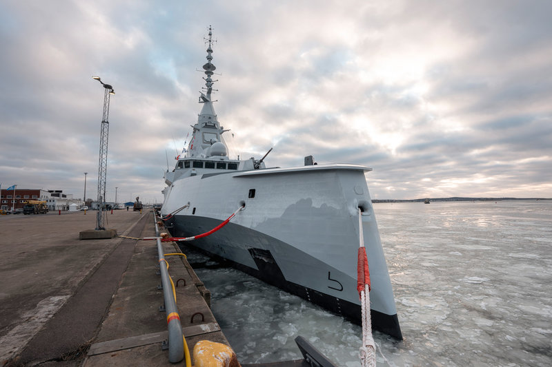 Amiral Ronarc’h är 122 meter lång och har normalt en besättning på 111 personer, men under den fem månader långa jungfruresan är de något fler.