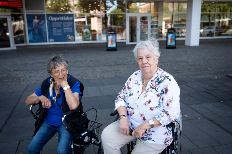 Gävleborna Kerstin och Agneta är glada över att Nicklas Bäckström är tillbaka.