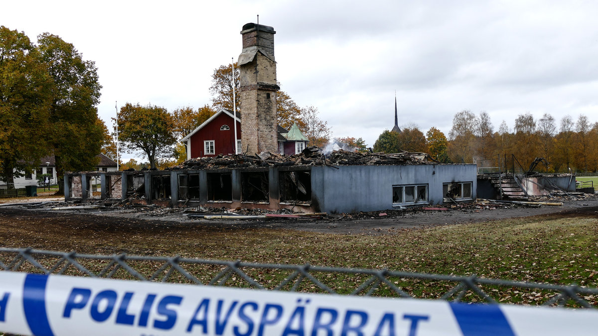 Kånnaskolan, som var tänkt att använda som asylboende, brändes ner helt och hållet.