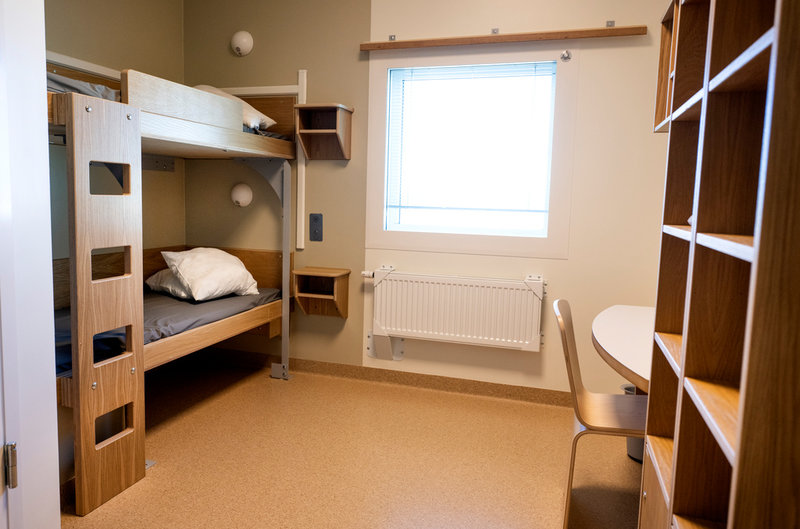 En cell inne på Kumla i hus H2 som invigdes 2024.