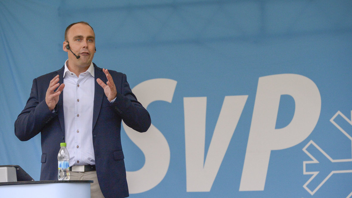 Tidigare partiledaren för SvP, Stefan Jacobsson, är aktiv i APF.