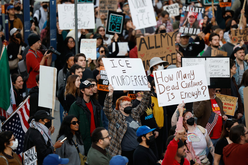 Stora protester pågår i Minneapolis efter dödsskjutningen av Alex Pretti, 37. 
