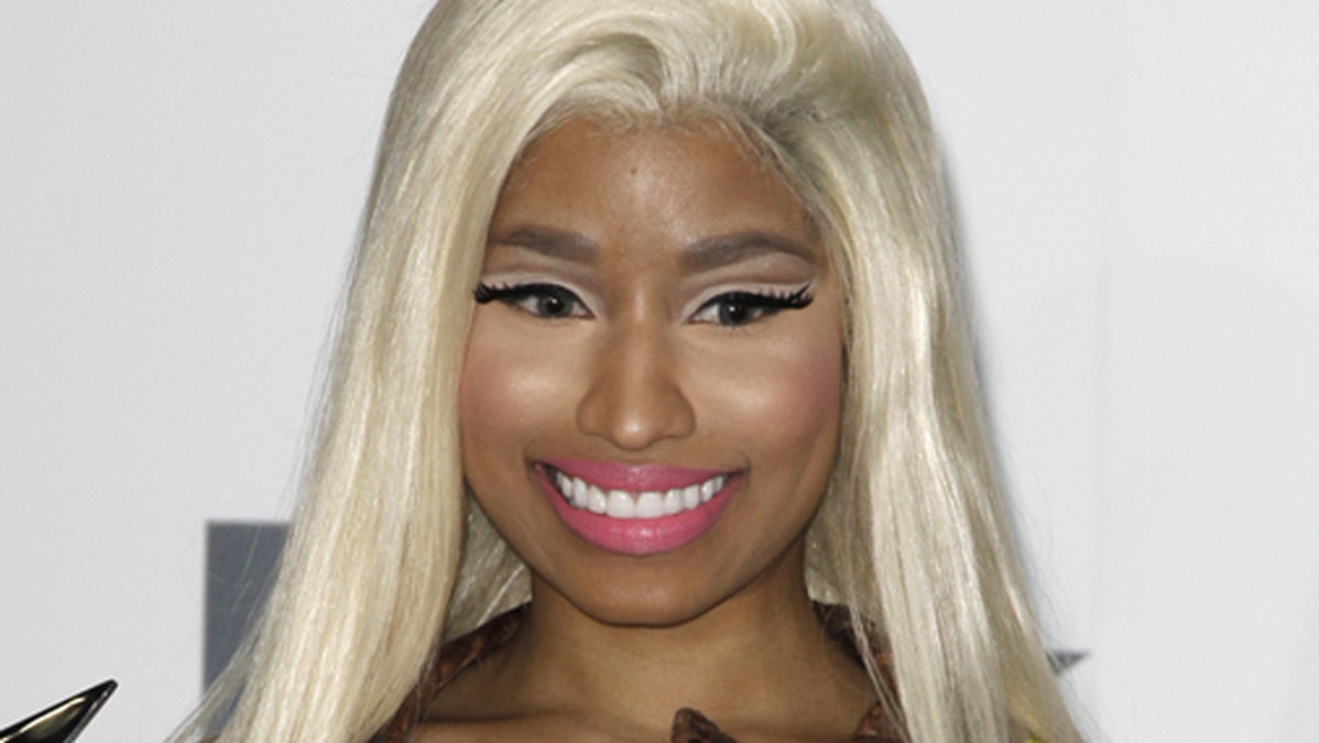 Nicki Minaj är galen i sin eyeliner. 