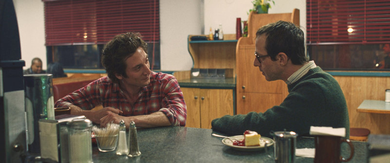 Jeremy Allen White och Jeremy Strong som Bruce Springsteen och Jon Landau i "Springsteen: Deliver me from nowhere." 