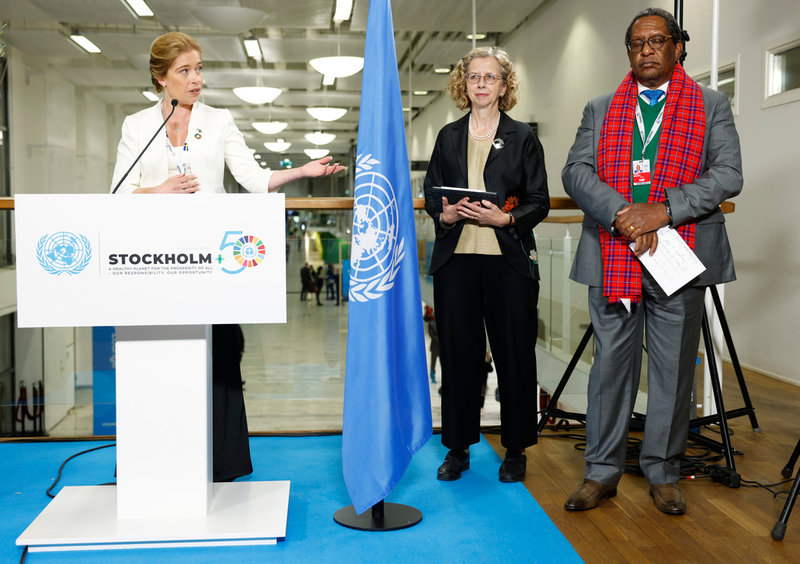Sveriges klimat- och miljöminister Annika Strandhäll håller pressträff tillsammans med FN:s miljöchef Inger Andersen och Kenyas miljöminister Keriako Tobiko.