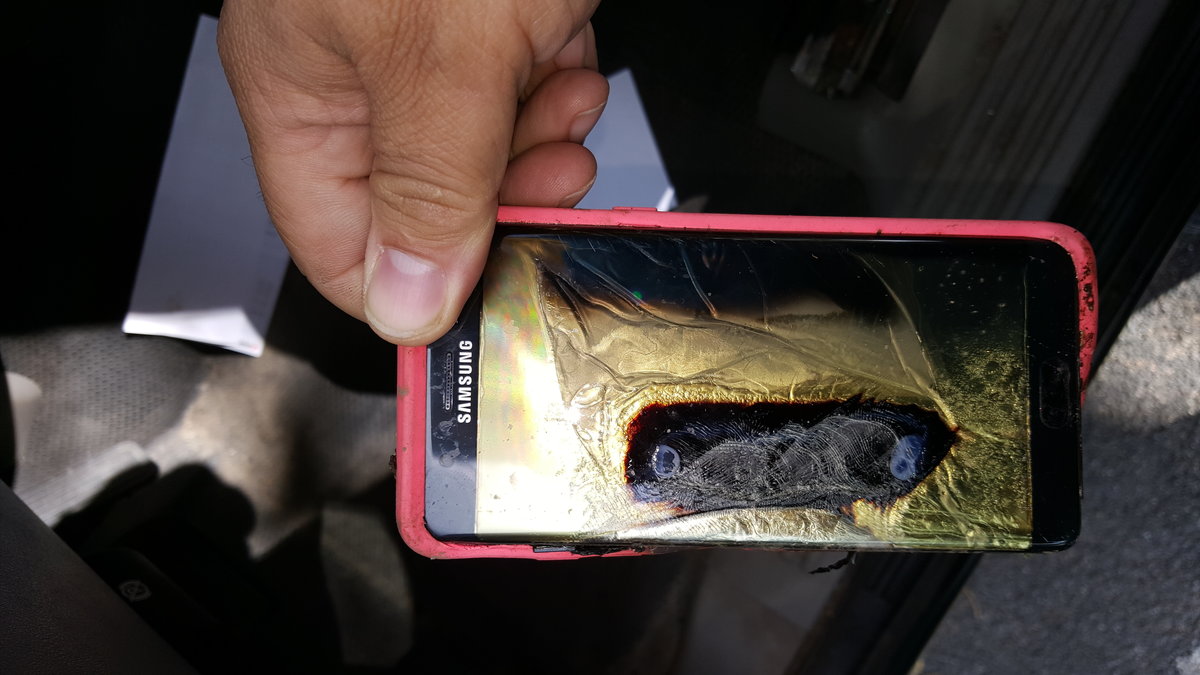 Samsung Galaxy Note 7 har vid flera tillfällen exploderat och brunnit. 
