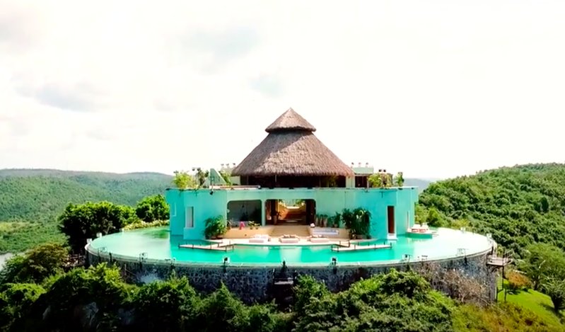 Paradise Hotel