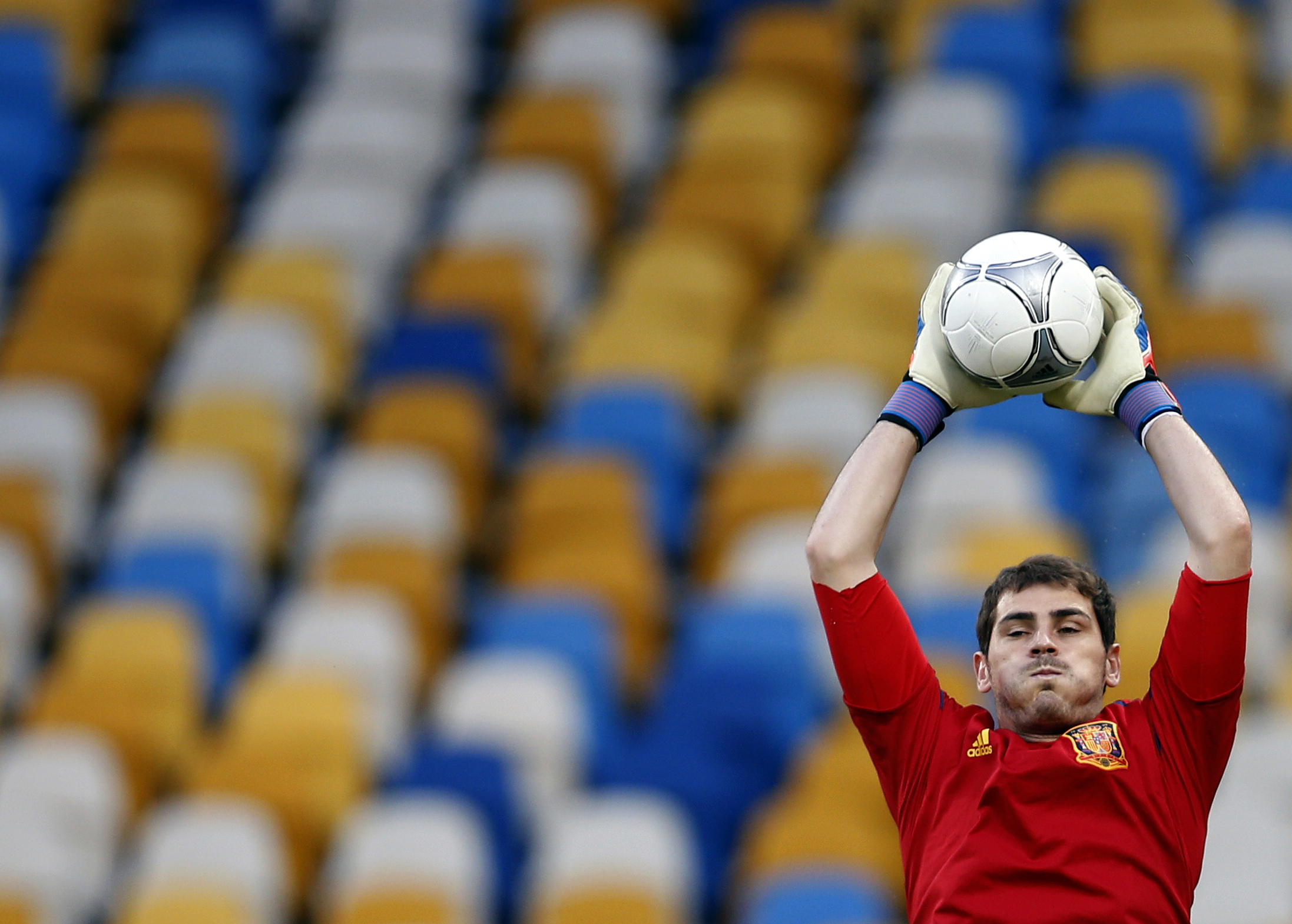 Iker Casillas på Spaniens sista träning inför EM-finalen mot Italien.