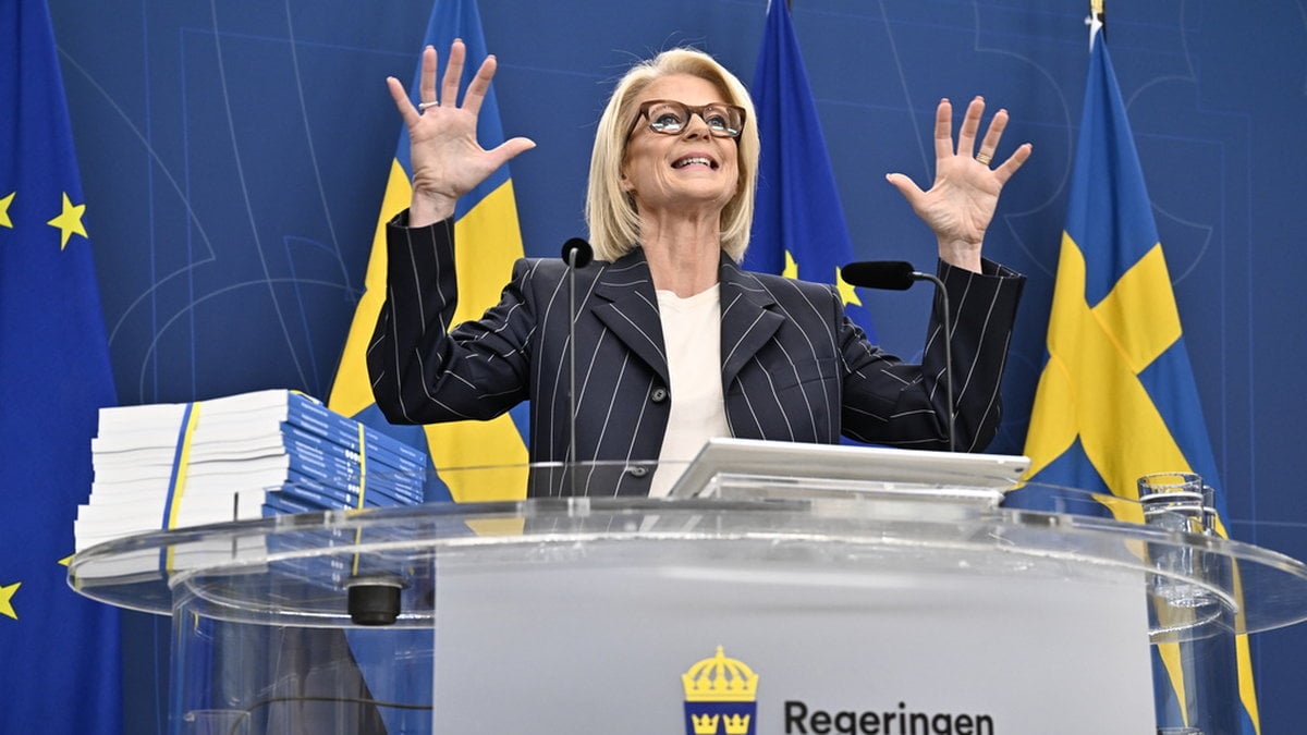 Finansminister Elisabeth Svantesson (M) när hon presenterade budgetpropositionen för 2024 förra hösten. Arkivbild.