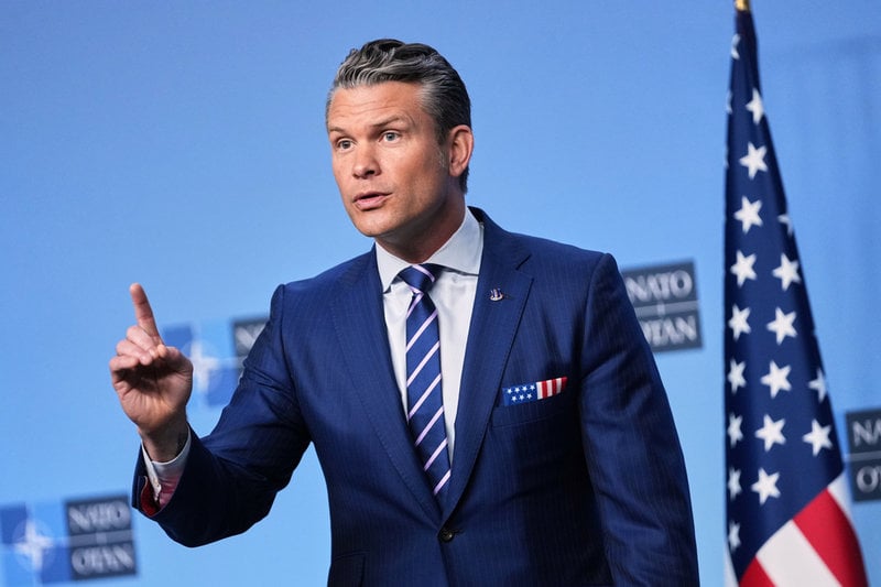 USA:s krigsminister Pete Hegseth talar i Bryssel inför onsdagens Natomöte.