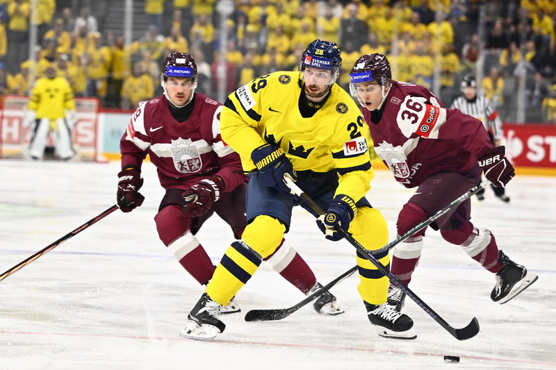 Tre Kronors back Marcus Pettersson.