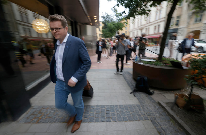 Roger Klokset som leder det norska pilotfacket säger att lösningen ligger hos SAS ledning.