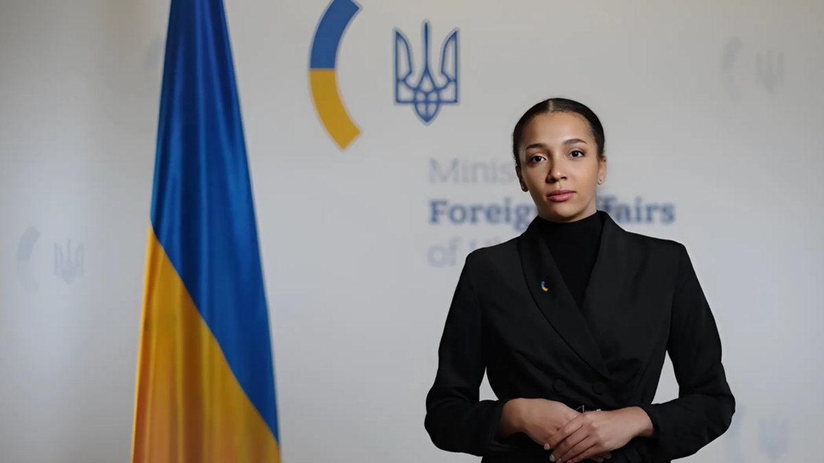 Victoria Shi, en AI-genererad talesperson för Ukrainas utrikesdepartement.