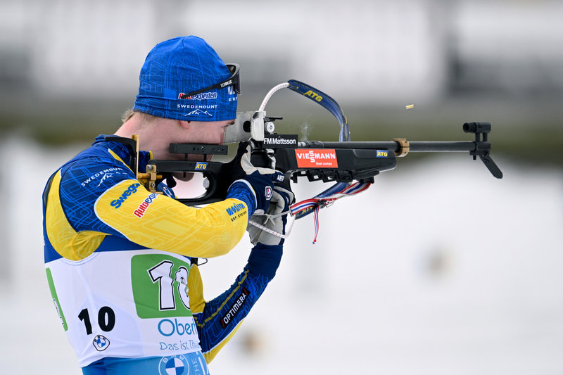 Sebastian Samuelssons skytte var inte det allra bästa i singelmixedstafetten.