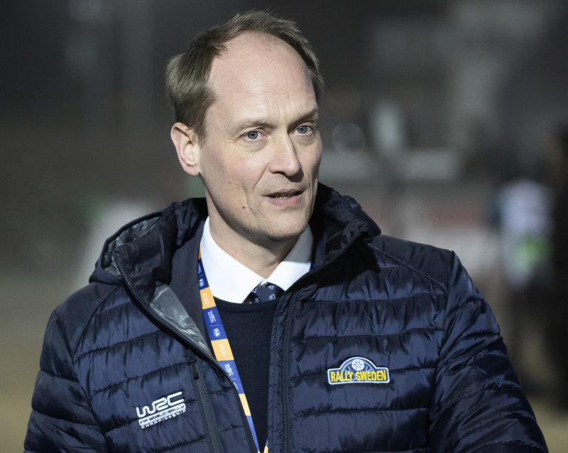 'Solen skiner, himlen är blå. Det är kallt, men inte för kallt. Det är prefekt rallyväder. Som det ser ut nu så ser det riktigt lovande ut', säger Glenn Olsson, vd för Rally Sweden