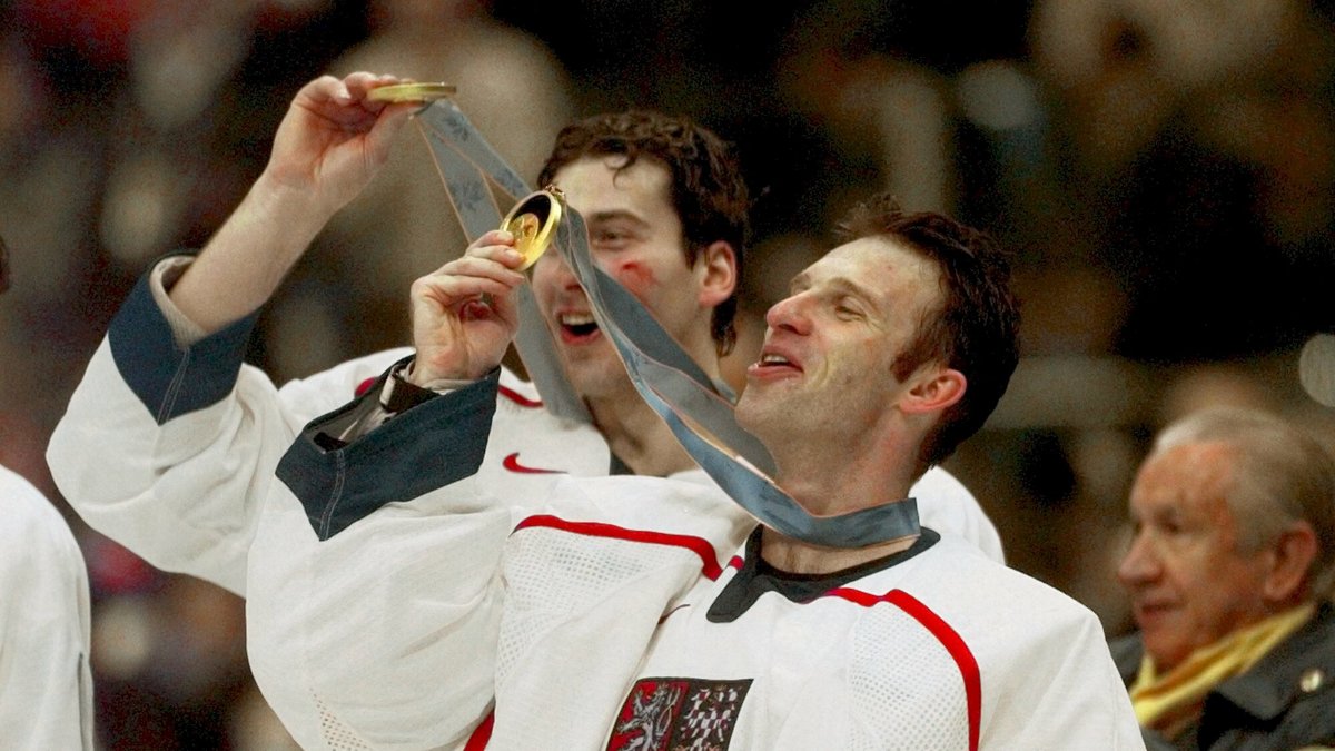 Hasek firar OS-guld med sitt Tjeckien 1998.