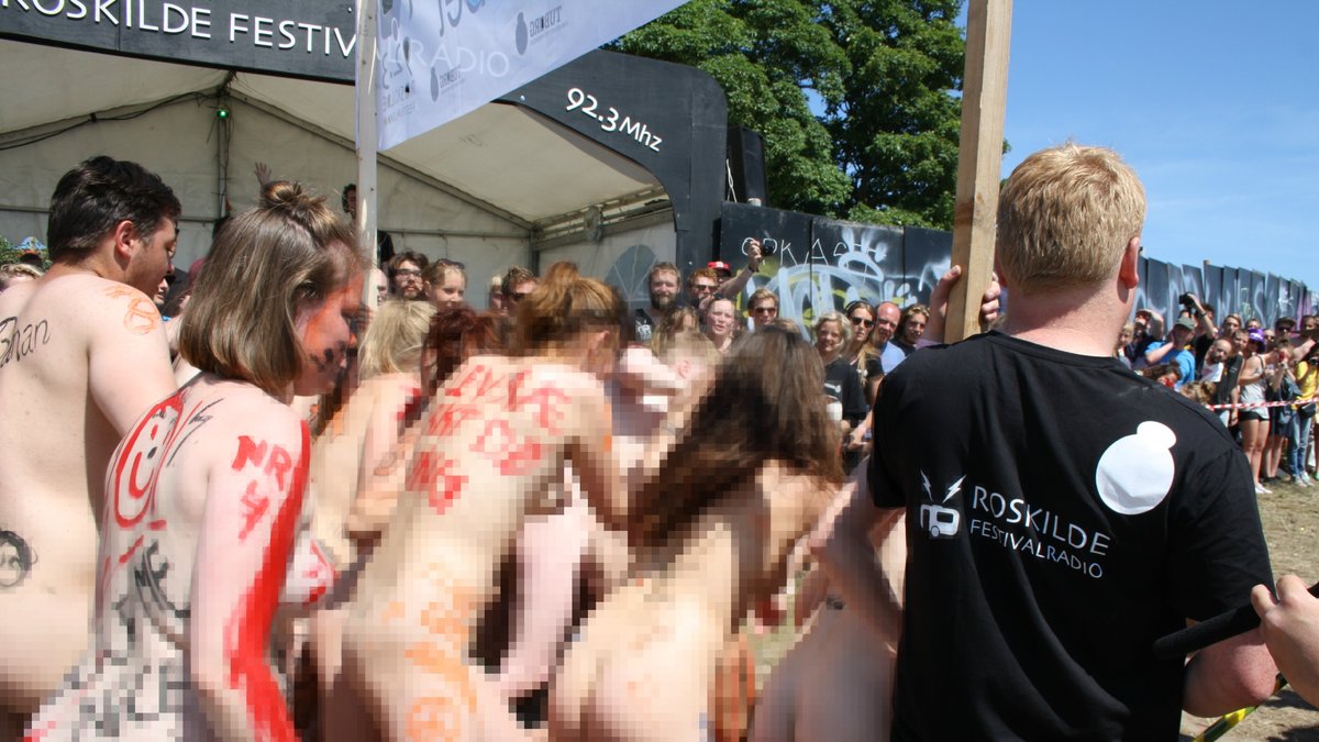 Det årliga nakenloppet på Roskilde. 
