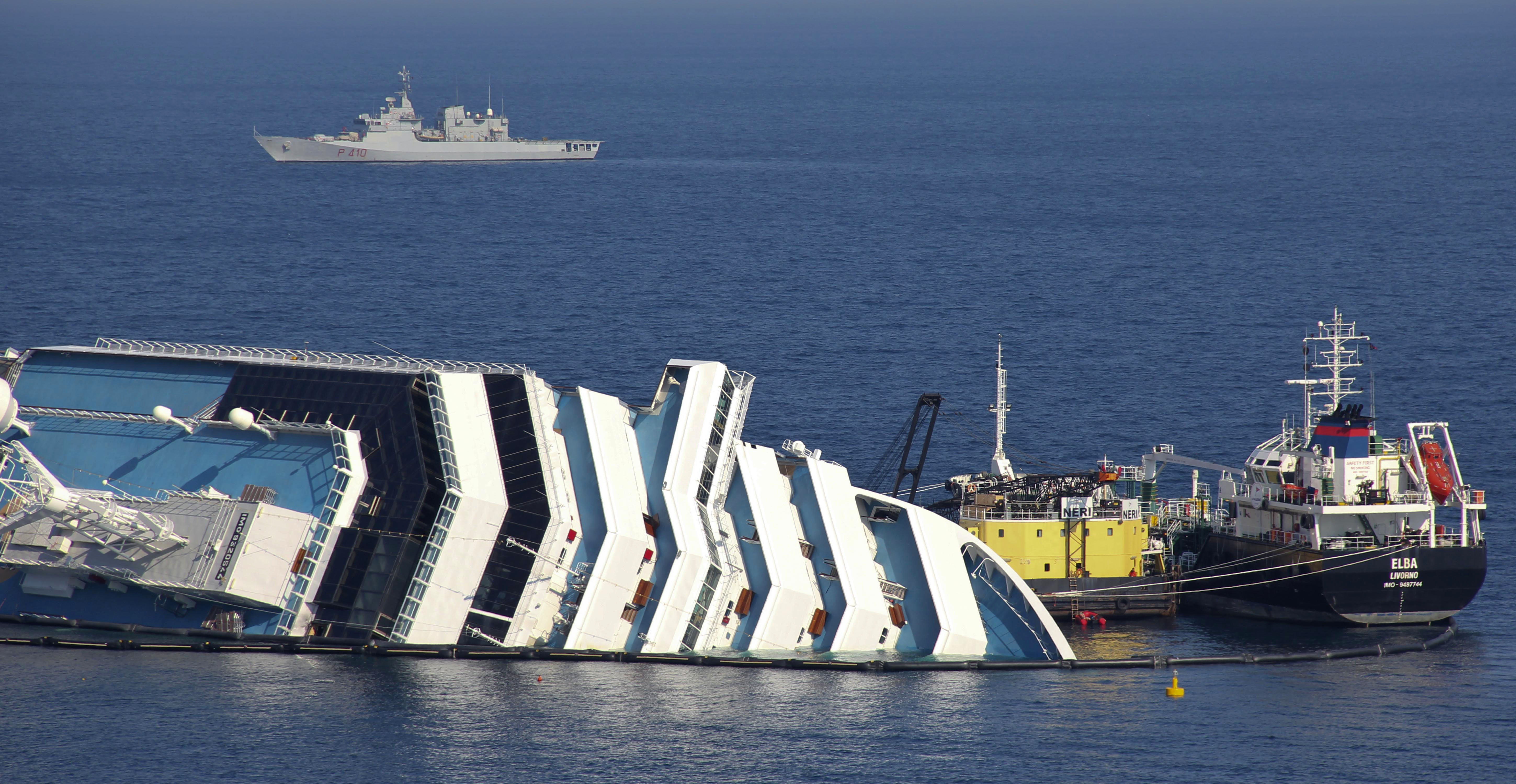 5. Att åka på en kryssningsresa är ingen bra idé. Senast vi fick genomlida en fredagen den 13:e gick det italienska kryssningsfartyget Costa Concordia på grund och minst 30 personer omkom.