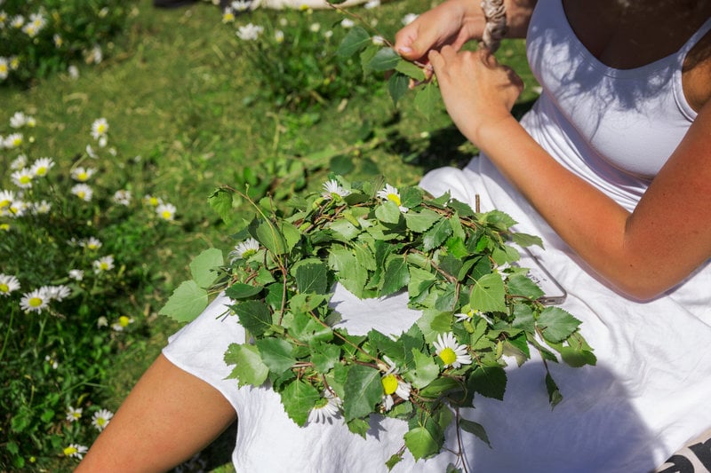 Blir det en krans kring huvudet på midsommar? Foto: Caisa Rasmussen/TT