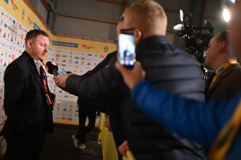 Kim Källström, fotbollschef på Svenska Fotbollförbundet, har fortsatt förtroende för Jon Dahl Tomasson.