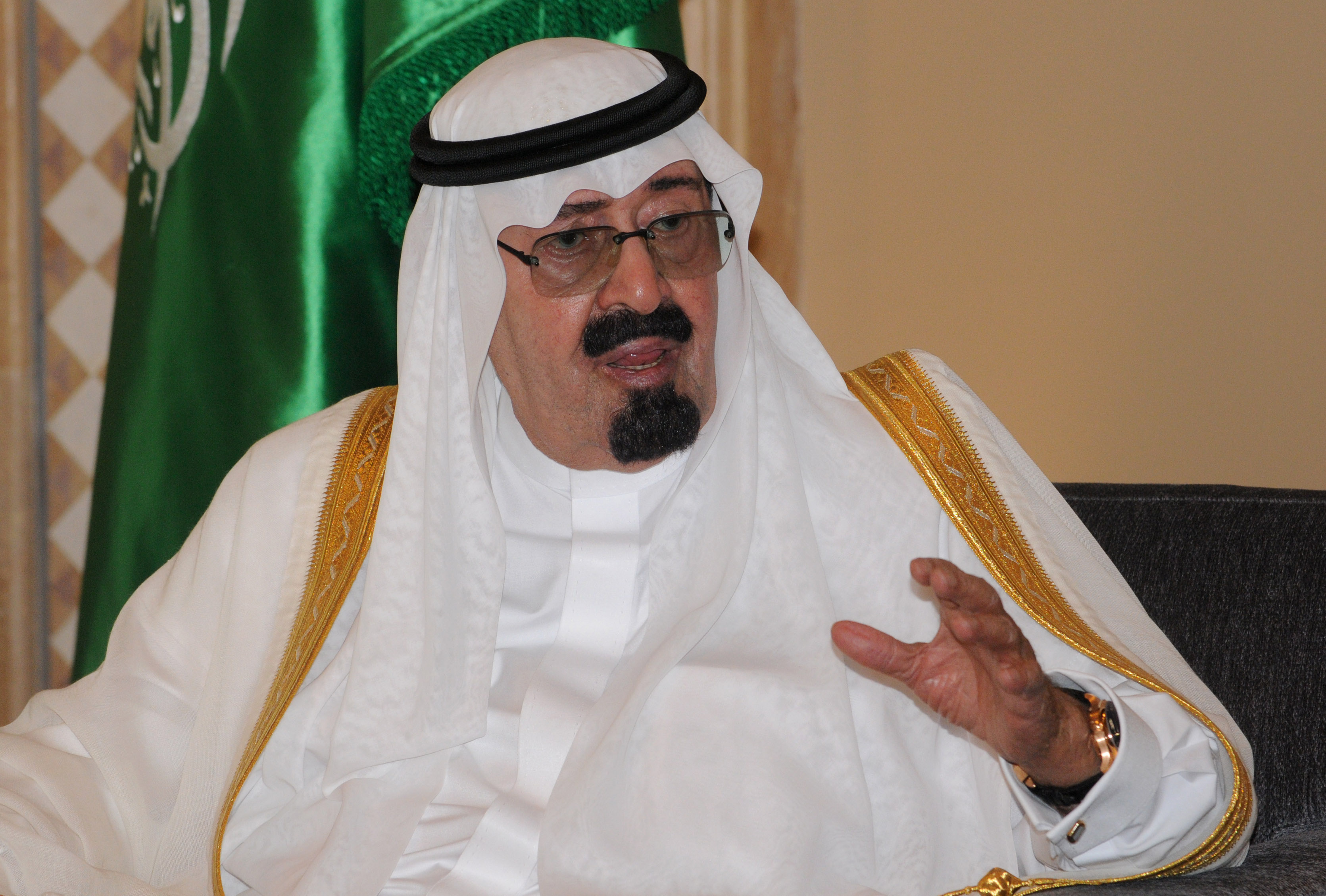 Mäktige kung Abdullah styr landet med järnhand.