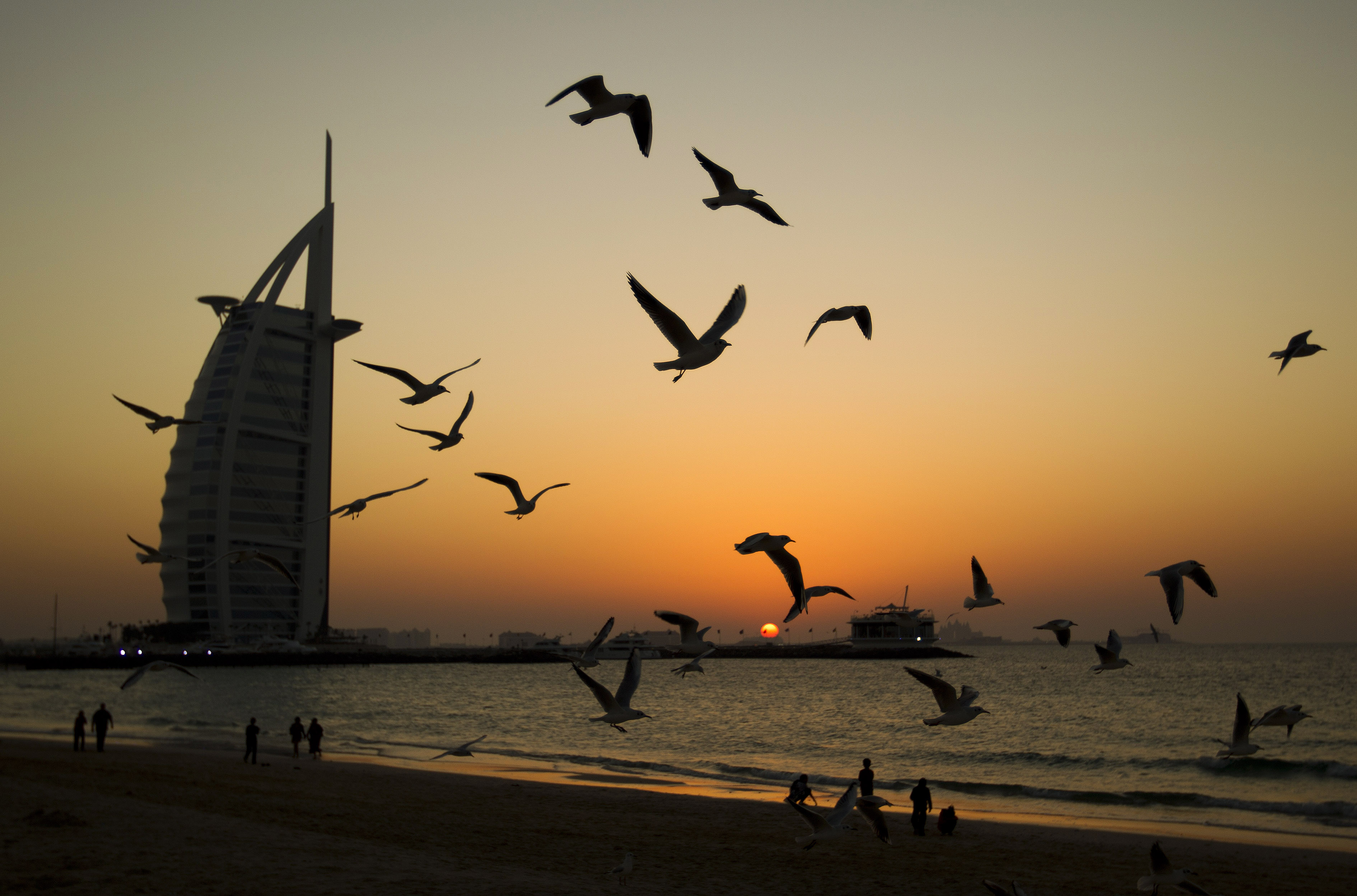 En person hade kunnat bott i en av världens lyxigaste hotellsviter i nästan elva år. Sviten finns i hotellet Burj Al Arab i Dubai. 