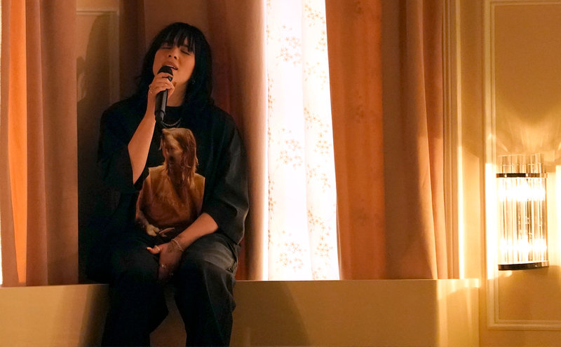 Billie Eilish framträdde med 'Happier than ever'.