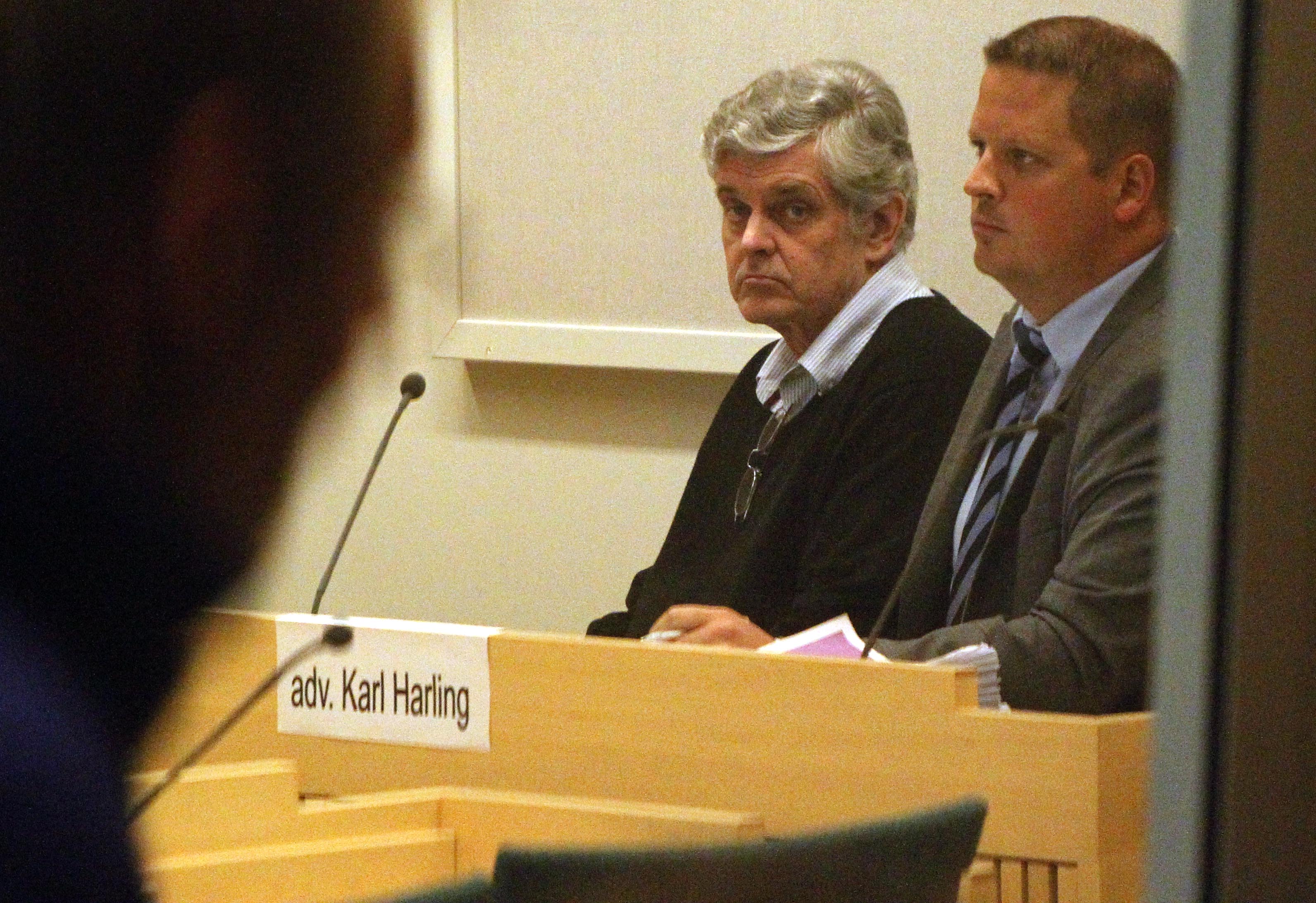 Corruptio tror att polisen med anhållandet ville förhindra honom från att komma över en barnporrfilm med Göran Lindberg och andra poliser.