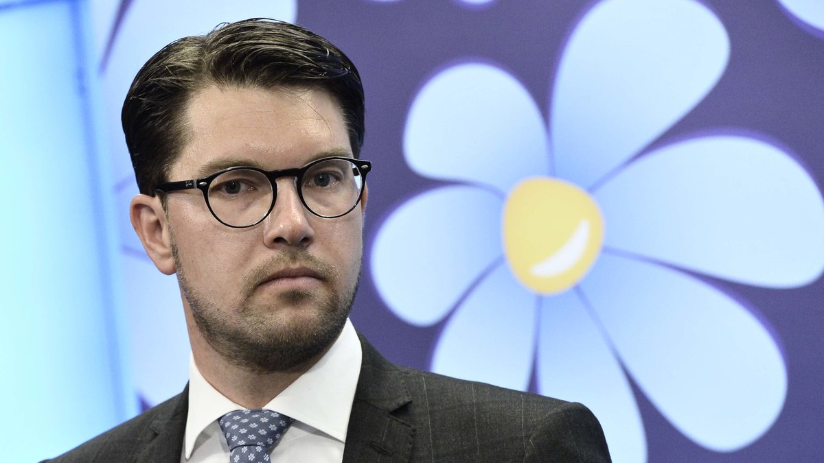 Sverigepartiets Jimmie Åkesson skulle röstats bort. 