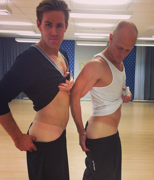 Lets Dance-dansarna stor för veckans rump och spraytanning-chock. Lets Dance-dansarna stor för veckans rump och spraytanning-chock.