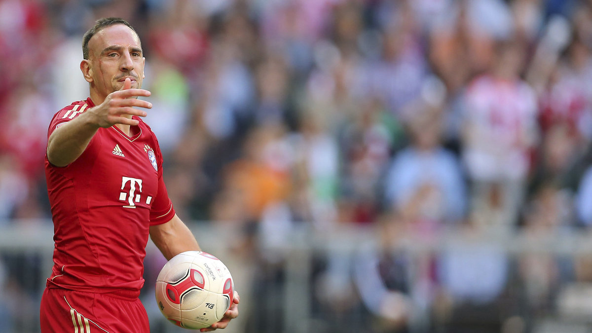 Bayern Münchens Franck Ribéry spelar till höger på mittfältet med 85 miljoner kronor årligen. 
