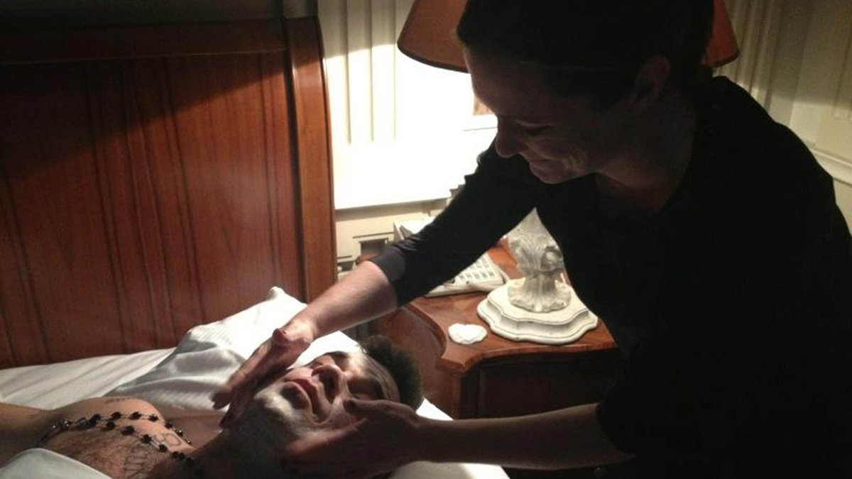 Robbie Williams får en skön massage.
