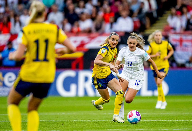 Georgia Stanway, till höger i duell med Kosovare Asllani, har varit framträdande för England.