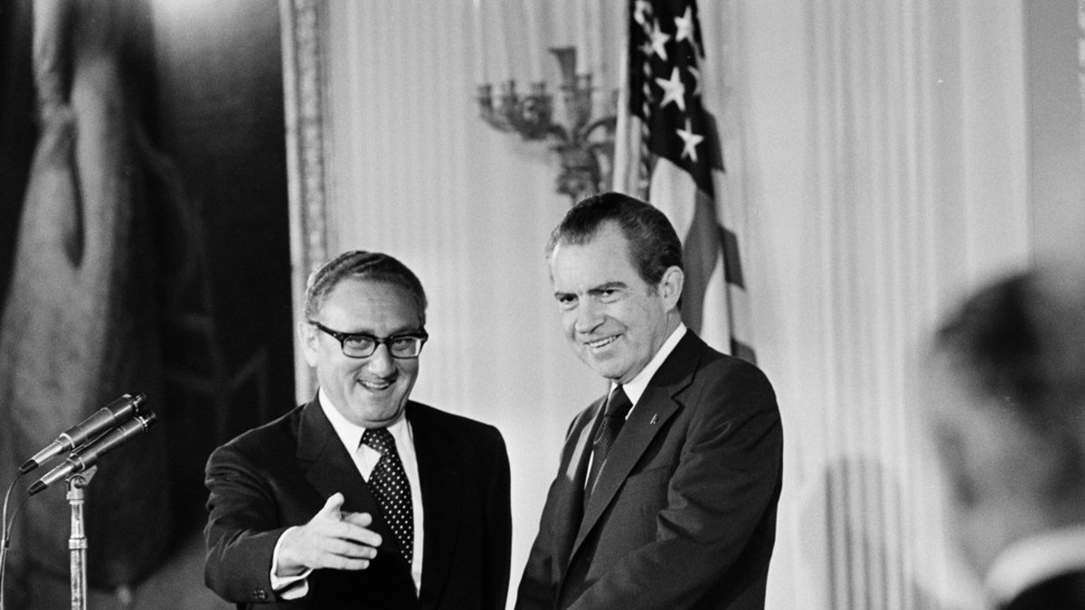 USA:s dåvarande president Richard Nixon (till höger) och hans utrikespolitiske rådgivare Henry Kissinger. Nixon valdes till en andra mandatperiod med löftet att dra USA ur det impopulära Vietnamkriget.
