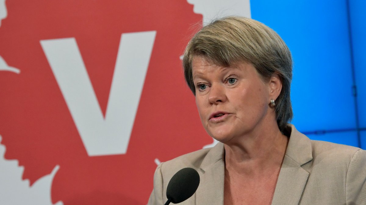 Regeringen har kommit överens med Vänsterpartiet – här är Ulla Andersson. 