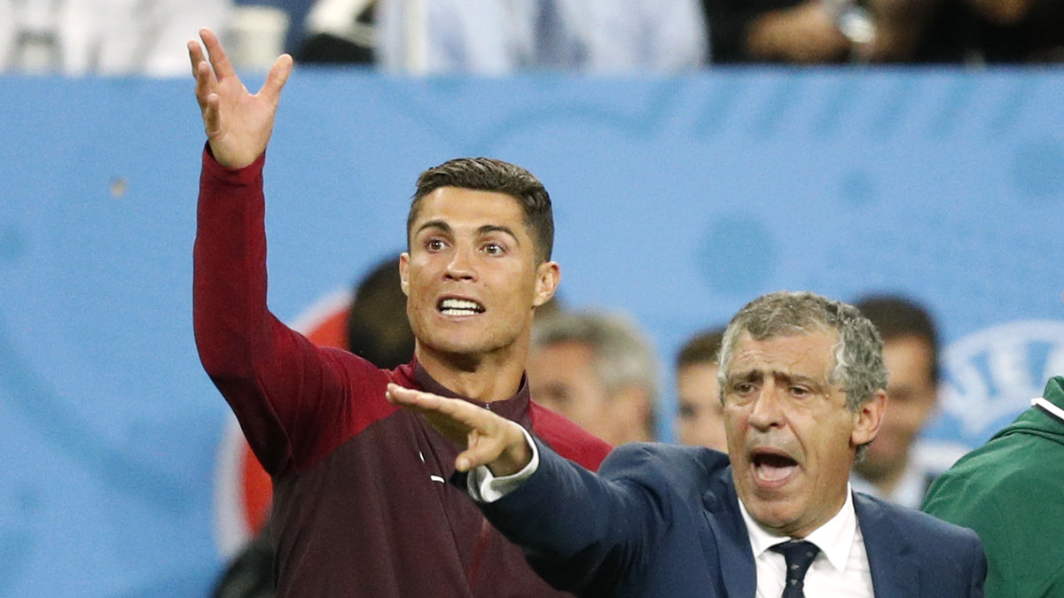 Ronaldo klev av skadad i EM-finalen som Portugal sedan vann. 