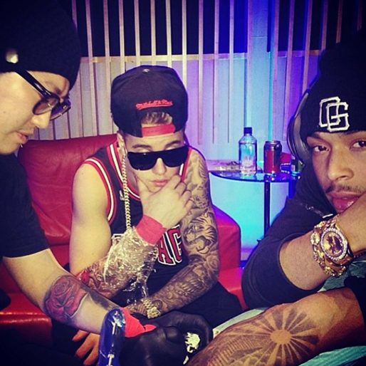 Justin Bieber och Khali gaddar sig. Justin Bieber och Khali gaddar sig.